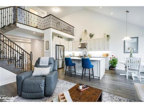 41 Tracey Lane, Collingwood, ON - Indoor Photo Showing Living Room