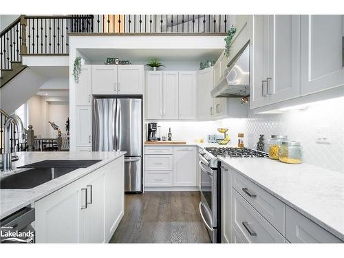 41 Tracey Lane, Collingwood, ON - Indoor Photo Showing Kitchen With Upgraded Kitchen