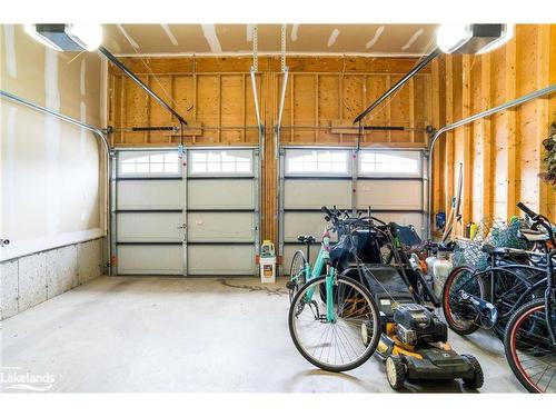 41 Tracey Lane, Collingwood, ON - Indoor Photo Showing Garage