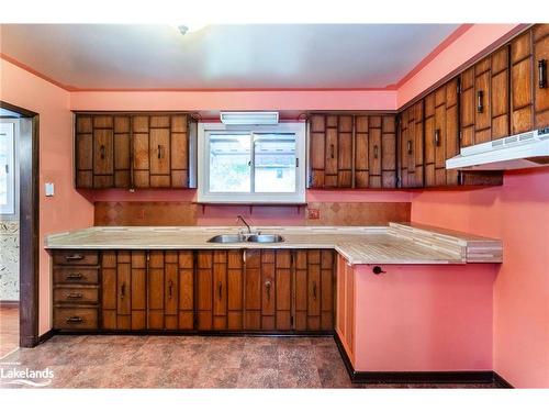 1013 Glen Bogie Crescent, Midland, ON - Indoor Photo Showing Kitchen With Double Sink