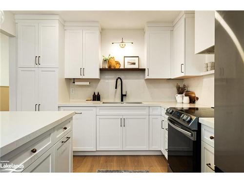 29 Godden Street, Collingwood, ON - Indoor Photo Showing Kitchen With Double Sink With Upgraded Kitchen