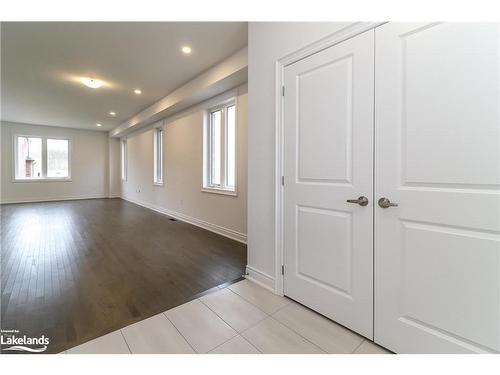 11 Amber Drive, Wasaga Beach, ON - Indoor Photo Showing Other Room