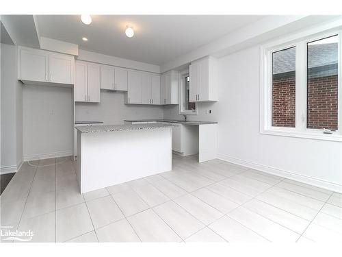 11 Amber Drive, Wasaga Beach, ON - Indoor Photo Showing Kitchen