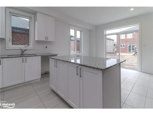 11 Amber Drive, Wasaga Beach, ON - Indoor Photo Showing Kitchen