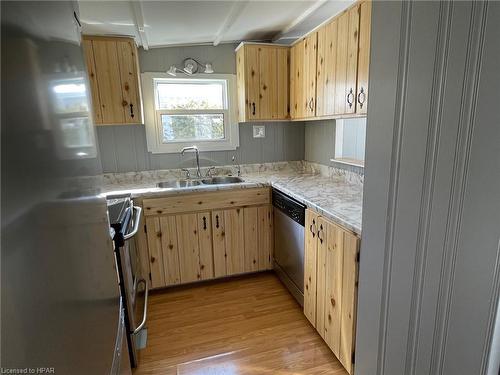 8 Iroquois Lane, Meneset, ON - Indoor Photo Showing Kitchen With Double Sink