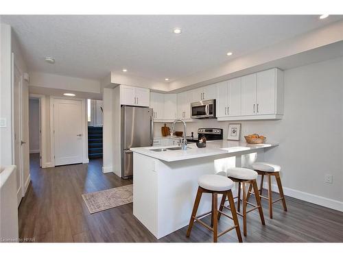 13-3202 Vivian Line, Stratford, ON - Indoor Photo Showing Kitchen With Upgraded Kitchen