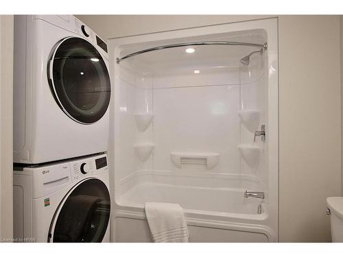 13-3202 Vivian Line, Stratford, ON - Indoor Photo Showing Laundry Room