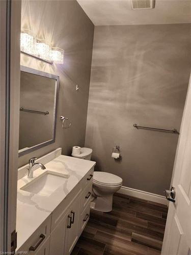 365 Nelson Street, Stratford, ON - Indoor Photo Showing Bathroom