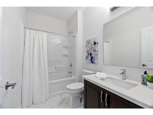 167 Elgin Avenue E, Goderich, ON - Indoor Photo Showing Bathroom