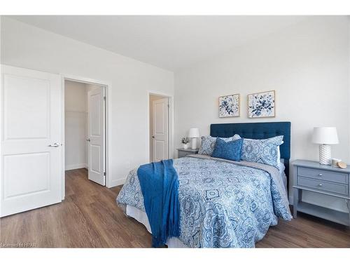 167 Elgin Avenue E, Goderich, ON - Indoor Photo Showing Bedroom