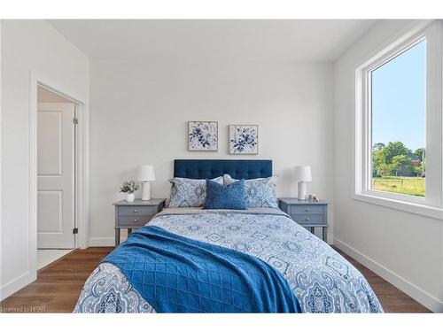 167 Elgin Avenue E, Goderich, ON - Indoor Photo Showing Bedroom