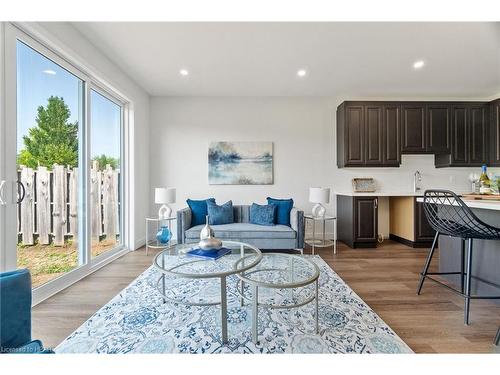 167 Elgin Avenue E, Goderich, ON - Indoor Photo Showing Living Room