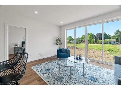 167 Elgin Avenue E, Goderich, ON - Indoor Photo Showing Living Room