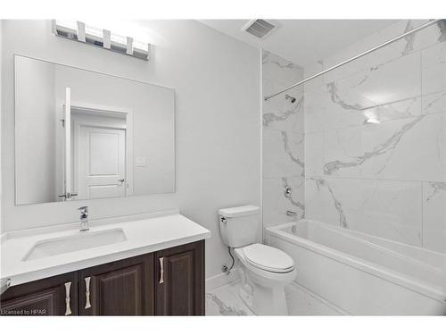 167 Elgin Avenue E, Goderich, ON - Indoor Photo Showing Bathroom