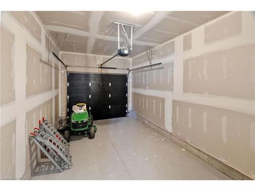 167 Elgin Avenue E, Goderich, ON - Indoor Photo Showing Garage