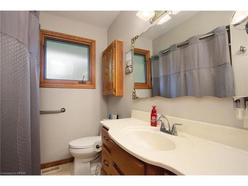 596 Elgin Street E, St. Marys, ON - Indoor Photo Showing Bathroom