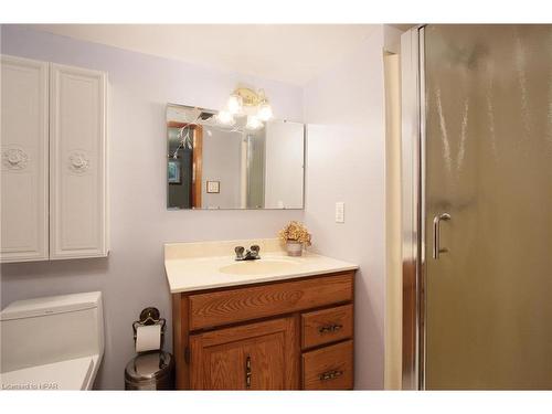 596 Elgin Street E, St. Marys, ON - Indoor Photo Showing Bathroom