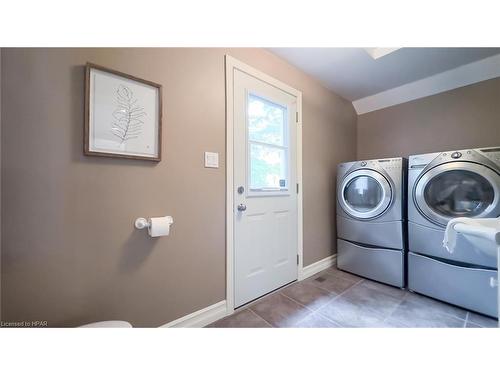 210 William Street, Wingham, ON - Indoor Photo Showing Laundry Room