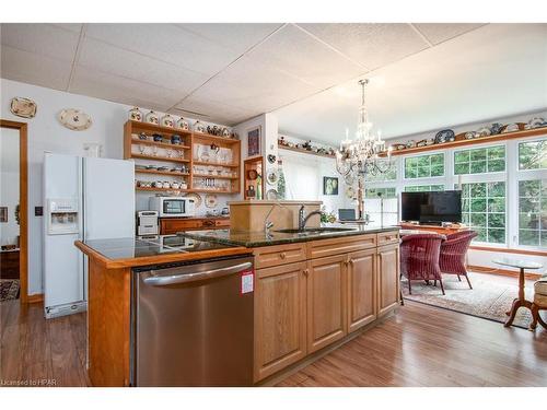 49 William Street N, Clinton, ON - Indoor Photo Showing Kitchen With Double Sink