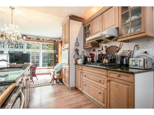 49 William Street N, Clinton, ON - Indoor Photo Showing Kitchen