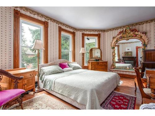 49 William Street N, Clinton, ON - Indoor Photo Showing Bedroom