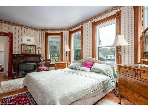 49 William Street N, Clinton, ON - Indoor Photo Showing Bedroom