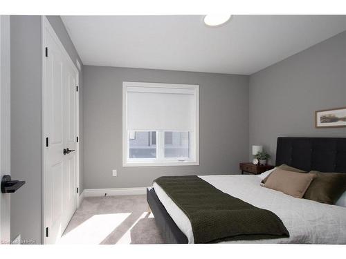 29-379 Romeo Street, Stratford, ON - Indoor Photo Showing Bedroom