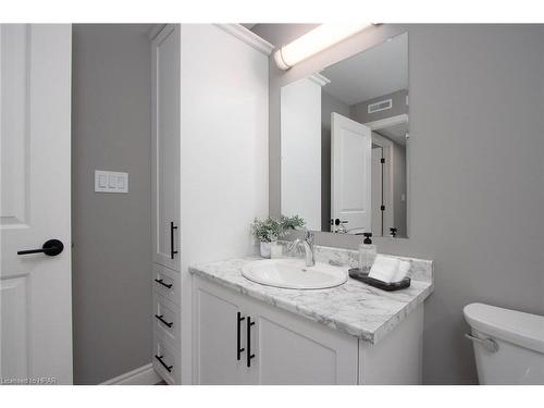 29-379 Romeo Street, Stratford, ON - Indoor Photo Showing Bathroom
