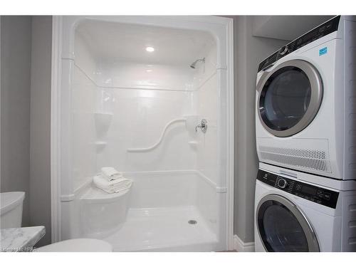 29-379 Romeo Street, Stratford, ON - Indoor Photo Showing Laundry Room