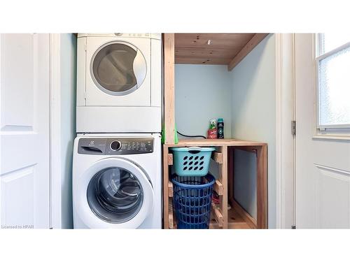 3023 Alice Street, Fordwich, ON - Indoor Photo Showing Laundry Room