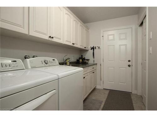 7-223 Napier Street, Mitchell, ON - Indoor Photo Showing Laundry Room