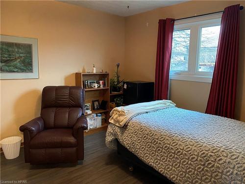 17 Suncoast Drive W, Goderich, ON - Indoor Photo Showing Bedroom