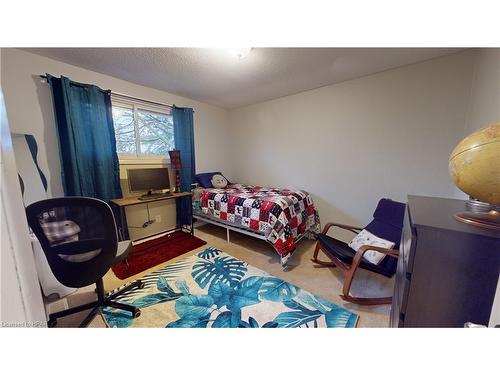 11 Greenwood Road, Ingersoll, ON - Indoor Photo Showing Bedroom