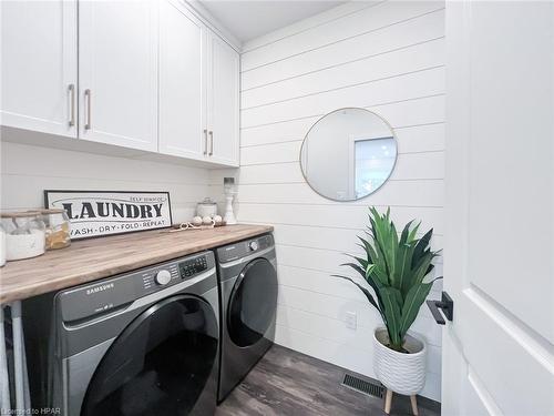 28 Silver Creek Road, Seaforth, ON - Indoor Photo Showing Laundry Room