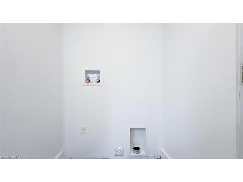 126 Huron Street, Clinton, ON - Indoor Photo Showing Bathroom