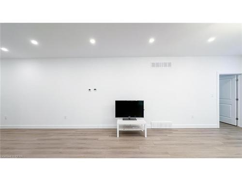 432 Coast Drive, Goderich, ON - Indoor Photo Showing Bedroom