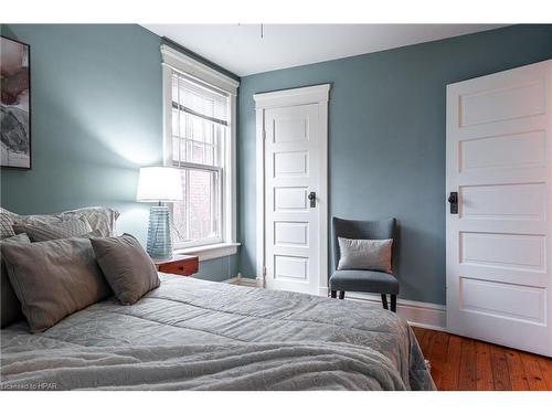 357 St David St Street, Stratford, ON - Indoor Photo Showing Bedroom