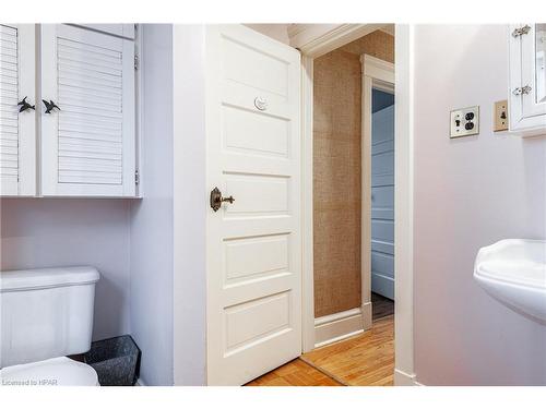 357 St David St Street, Stratford, ON - Indoor Photo Showing Bathroom