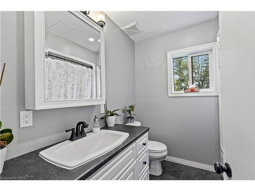 6984 Road 164, Atwood, ON - Indoor Photo Showing Bathroom