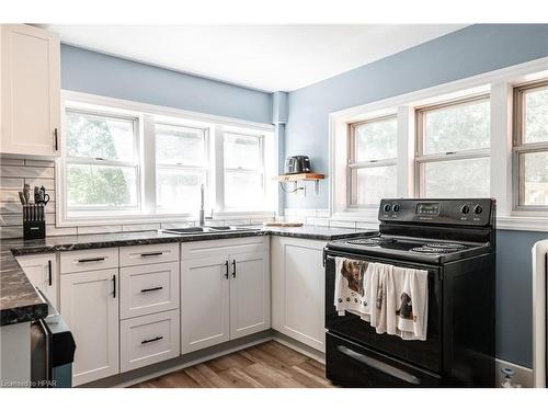 475 Ontario Street, Stratford, ON - Indoor Photo Showing Kitchen With Double Sink
