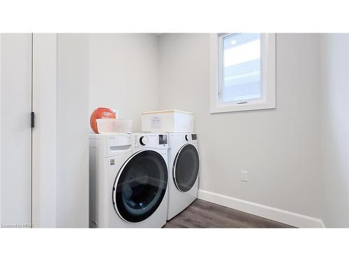 459 Warren Street, Goderich, ON - Indoor Photo Showing Laundry Room