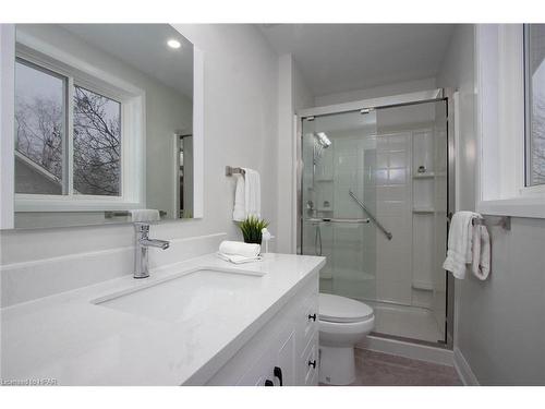 44 Albert Street, Mitchell, ON - Indoor Photo Showing Bathroom