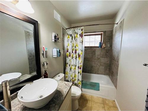26 Jordan Drive, Belgrave, ON - Indoor Photo Showing Bathroom