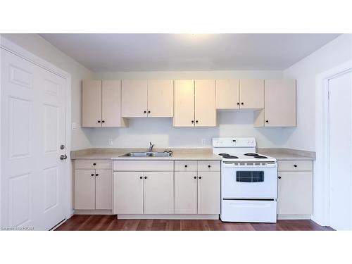 9-9 St Charles Street, Vanastra, ON - Indoor Photo Showing Kitchen With Double Sink