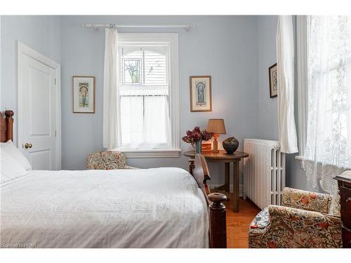 95 Milton Street, Stratford, ON - Indoor Photo Showing Bedroom