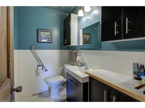 401767 Grey Road 4, West Grey, ON - Indoor Photo Showing Bathroom