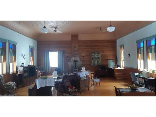 44411 Sawmill Rd, Mckillop Township, ON - Indoor Photo Showing Living Room