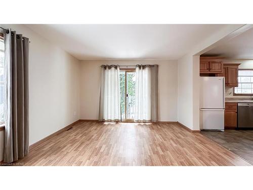 50 Cherokee Lane, Meneset, ON - Indoor Photo Showing Kitchen