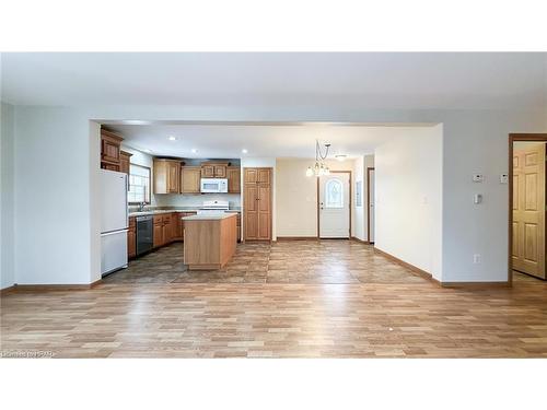 50 Cherokee Lane, Meneset, ON - Indoor Photo Showing Kitchen