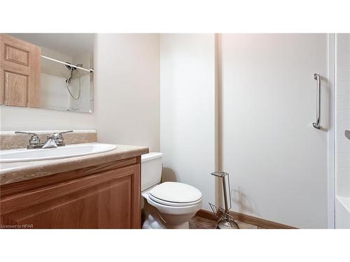 50 Cherokee Lane, Meneset, ON - Indoor Photo Showing Bathroom